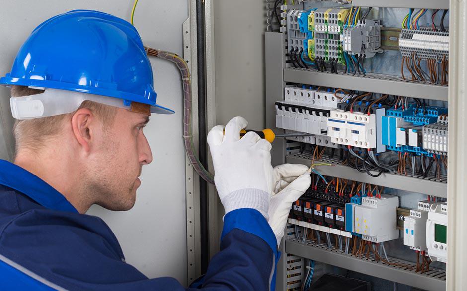 monteur électricien Lisses
